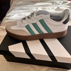 Adidas Woman’s Barreda Sneakers